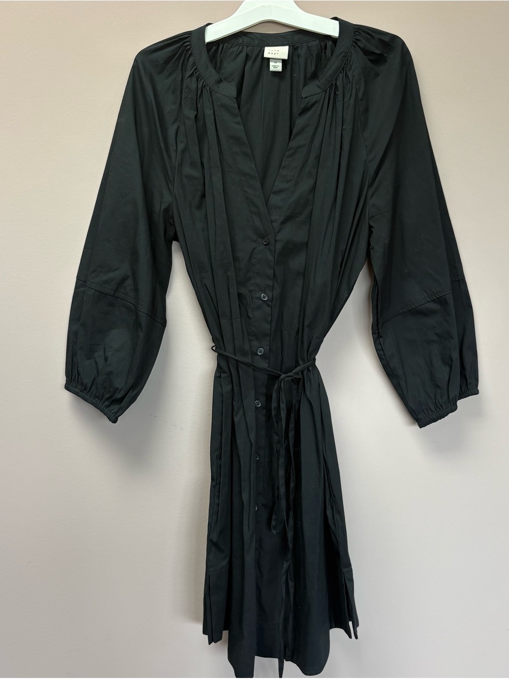 Black Long-Sleeve Button-Front shirtdress Midi Dress with Tie Waist